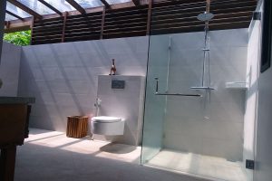 Lovina Villa Pantai Bathroom